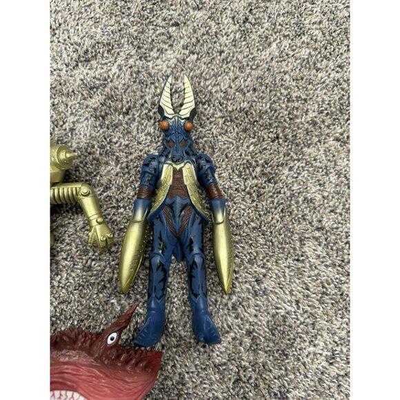 Vintage Ultraman And Power Rangers Action Figures - Picture 4 of 5